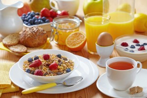 Высококалорийный завтрак понижает общий уровень глюкозы у диабетиков