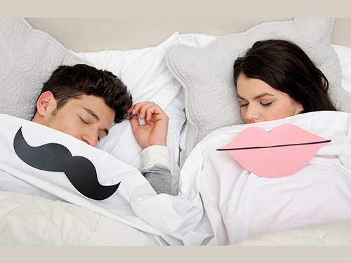Мужчины и женщины спят по-разному